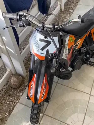 Moto 50 cc pour enfants 
