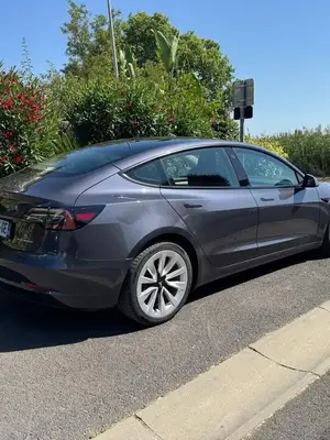 Tesla Model 3 Grande Autonomie AWD 2022 - Excellent état - Miniature 3