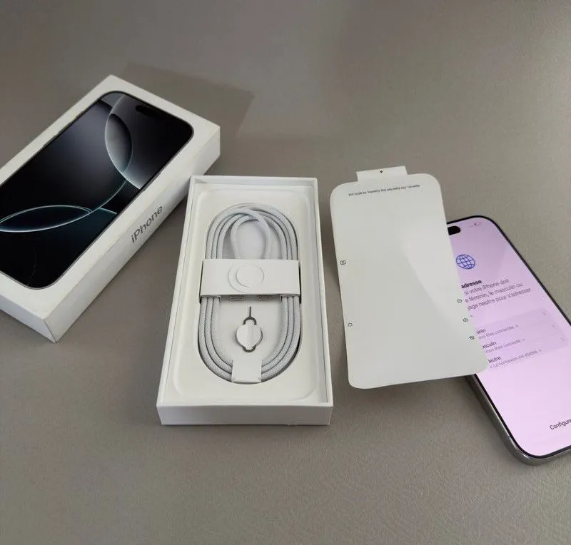 IPhone 16 Pro Blanc Titane 256 GB - Photo 1