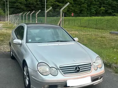 Mercedes C220 CDI Coupé élégante et économique