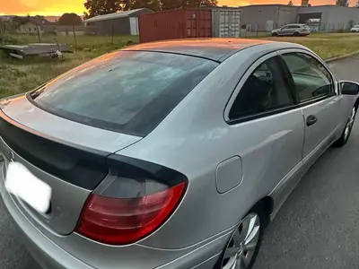 Mercedes C220 CDI Coupé élégante et économique - Miniature 2