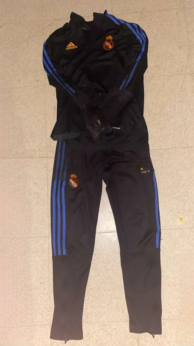 Ensemble Real Madrid orange, noir et bleu - Photo 1