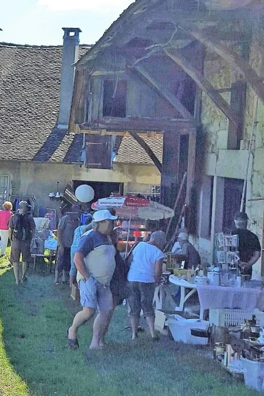 Brocante aux Jardins de Béthanie à Izieu Ain 5 juillet 26 à 10H - Photo 1