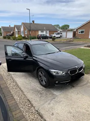Noir BMW Série 3 Touring F31 – Excellent état - Miniature 2