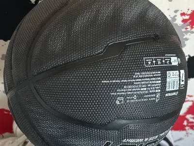 Ballon de basket en bon état