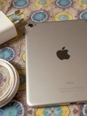 iPad Air 2 / 32go Prix: 40€ Description : Remise en main propre à paris UNIQUEMENT merci - Miniature 3