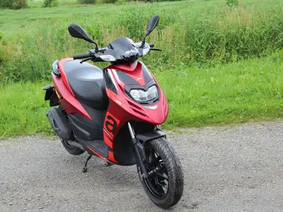 Aprilia SR Motard 50 2T