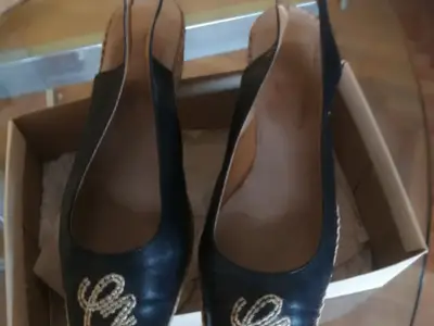 Paire de chaussures femme 
