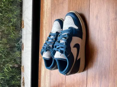 Chaussures Nike bleu et blanches taille 38-39