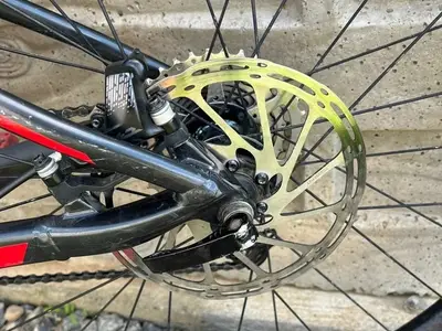 Giant Stance 2 VTT tout suspendu 2019, très bon état - Miniature 3