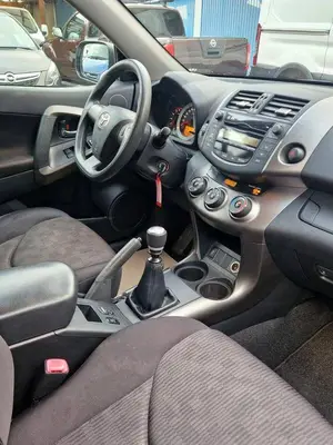 Voiture Toyota RAV4 Diesel  - Miniature 2