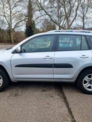 Voiture Toyota RAV4 Diesel  - Miniature 4