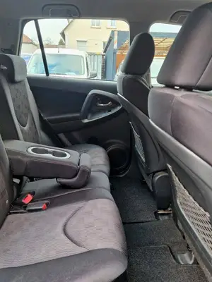 Voiture Toyota RAV4 Diesel  - Miniature 3