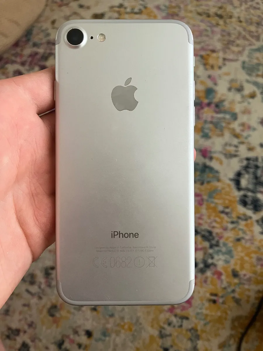 iPhone 7 - Photo 1