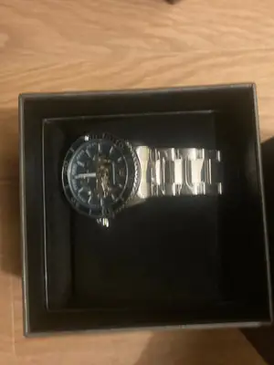 Montre Armani originale neuve avec boîte