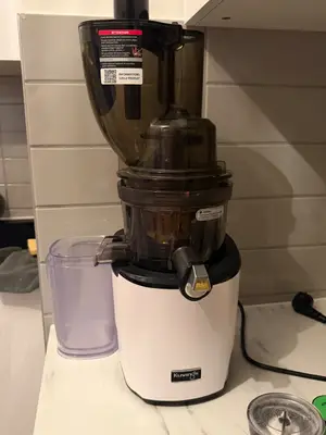 Extracteur de jus Kuvings – Comme neuf – Garantie jusqu’en septembre – 350 € - Miniature 3