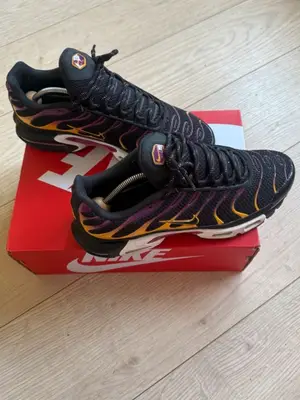 Nike tn 44,5 comme neuf - Miniature 2