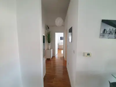 Spacieux appartement meublé de 2 pièces - Miniature 2