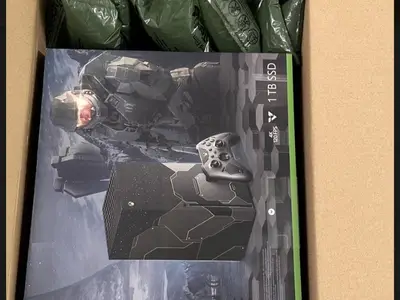 Xbox Series X 1 To comme neuve - Miniature 5