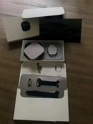 Apple Watch Ultra 2 49mm Noir Titane GPS+Cellular - Miniature 2