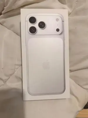 iPhone 17 pro Max blanche 
