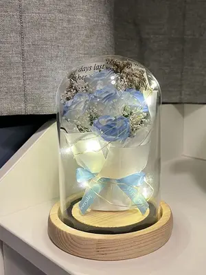 Bouquet de fleurs sous cloche avec LED et socle bois - Miniature 7