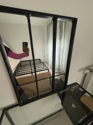 Coiffeuse IKEA fer noir + miroir - Très bon état - Miniature 3