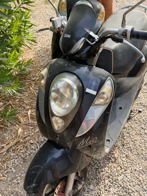 Deux scooters SYM Mio à remettre en route, vendus en l'état - Miniature 2