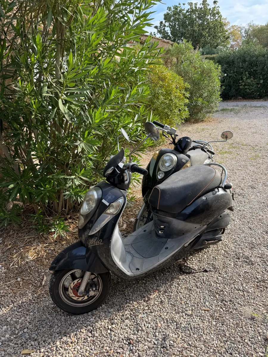 Deux scooters SYM Mio à remettre en route, vendus en l'état - Photo 1