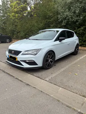 Seat Leon Cupra 290 Performance Edition Silver, voiture en très bon état - Miniature 2