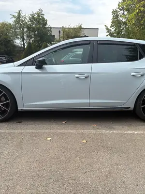 Seat Leon Cupra 290 Performance Edition Silver, voiture en très bon état - Miniature 4