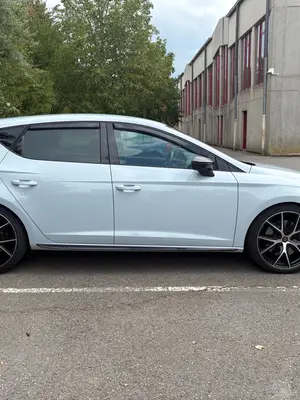 Seat Leon Cupra 290 Performance Edition Silver, voiture en très bon état - Miniature 5