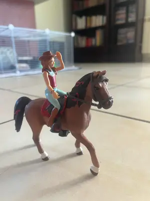Figurine Schleich Cheval avec cavalière et équipement - Miniature 2