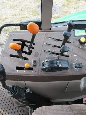 Tracteur John Deere 6220 SE 4WD 2003 - 2699h - Miniature 4