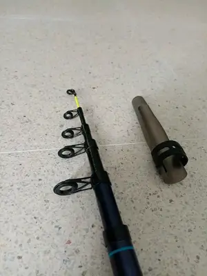 Canne à pêche Caperlan 2,40 m, 40-60 g, avec moulinet taille 3000, état 10/10 - Miniature 5