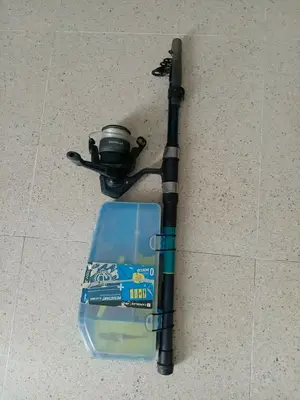 Canne à pêche Caperlan 2,40 m, 40-60 g, avec moulinet taille 3000, état 10/10 - Miniature 2