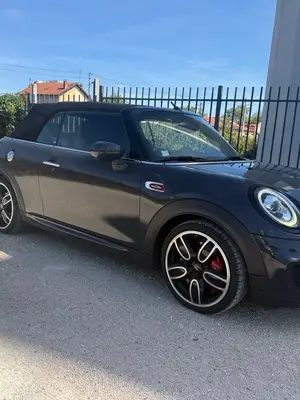 MINI Cooper John Cooper Works en bon état général, entretien concession - Miniature 2