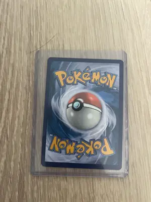 Carte Pokémon en très bon état - Miniature 2