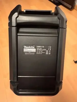 Radio de chantier Makita DMR115 neuve avec 2 batteries et chargeur - Miniature 4
