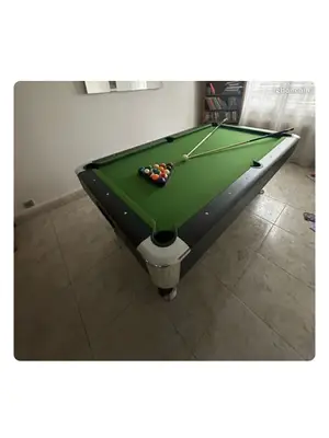 Billard complet en parfait état