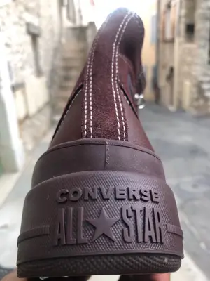 Baskets montantes Converse All Star marron bordeaux en très bon état, pointure 42