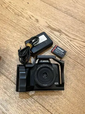 Canon EOS M50 + objectif 22mm + accessoires - Miniature 2
