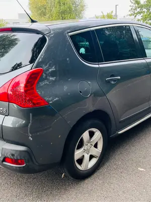 Peugeot 3008 diesel manuelle 2009 - roule bien, prix bas - Miniature 4