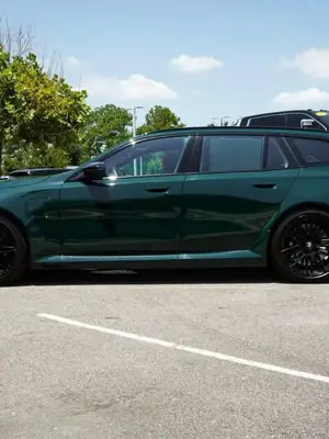 BMW M5 G99 2026 verte - Miniature 2