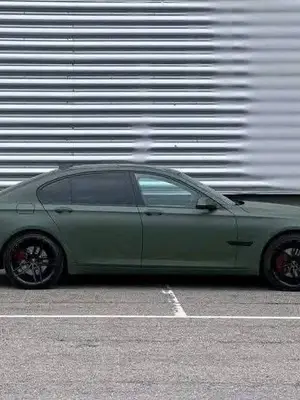 BMW Série 7 740d 3.0 xDrive de 2015, couleur verte