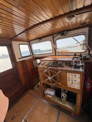 Bateau Vedette hollandaise 9,36 m, bimoteur Mercedes diesel - Miniature 4
