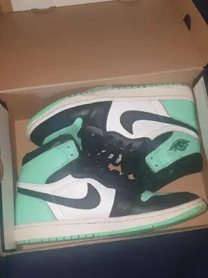 Paire de Jordan 1 Taille 41 - Bon État