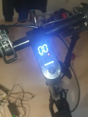 Trottinette électrique 31 km/h - Bon état - Miniature 3