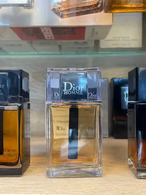 Vente détail et en gros parfums homme et femmes - Miniature 3