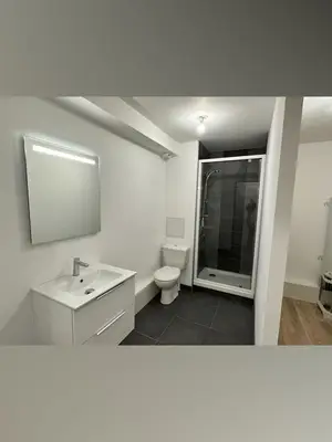 Appartement 2 pièces de 36,11 m² en rez-de-chaussée à Lyon 8e - Miniature 2